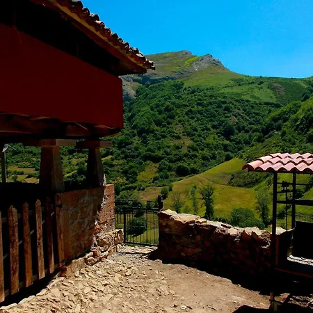 Casa De Aldea Cuendias Nyaraló *